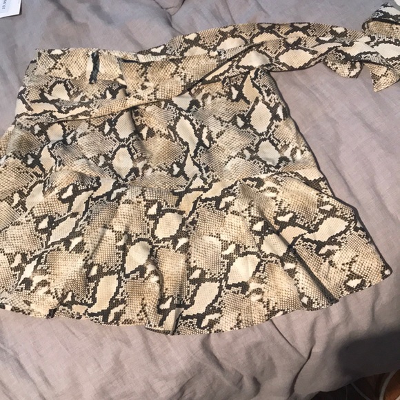Zara Pants - Snakeskin Skort with belt Zara Pants - Snakeskin Skort with belt
